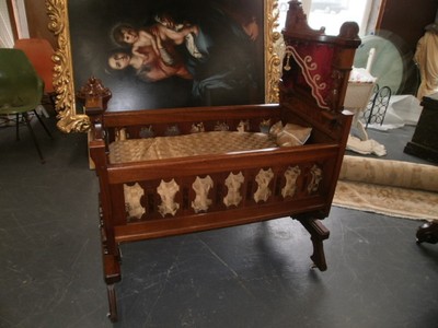 antique baby crib with wheels